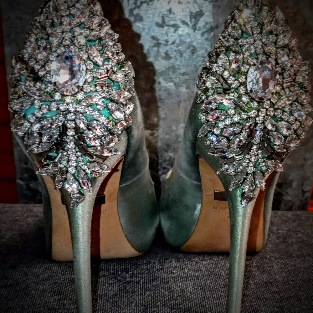 BADGLEY MISCHKA (Kiara)